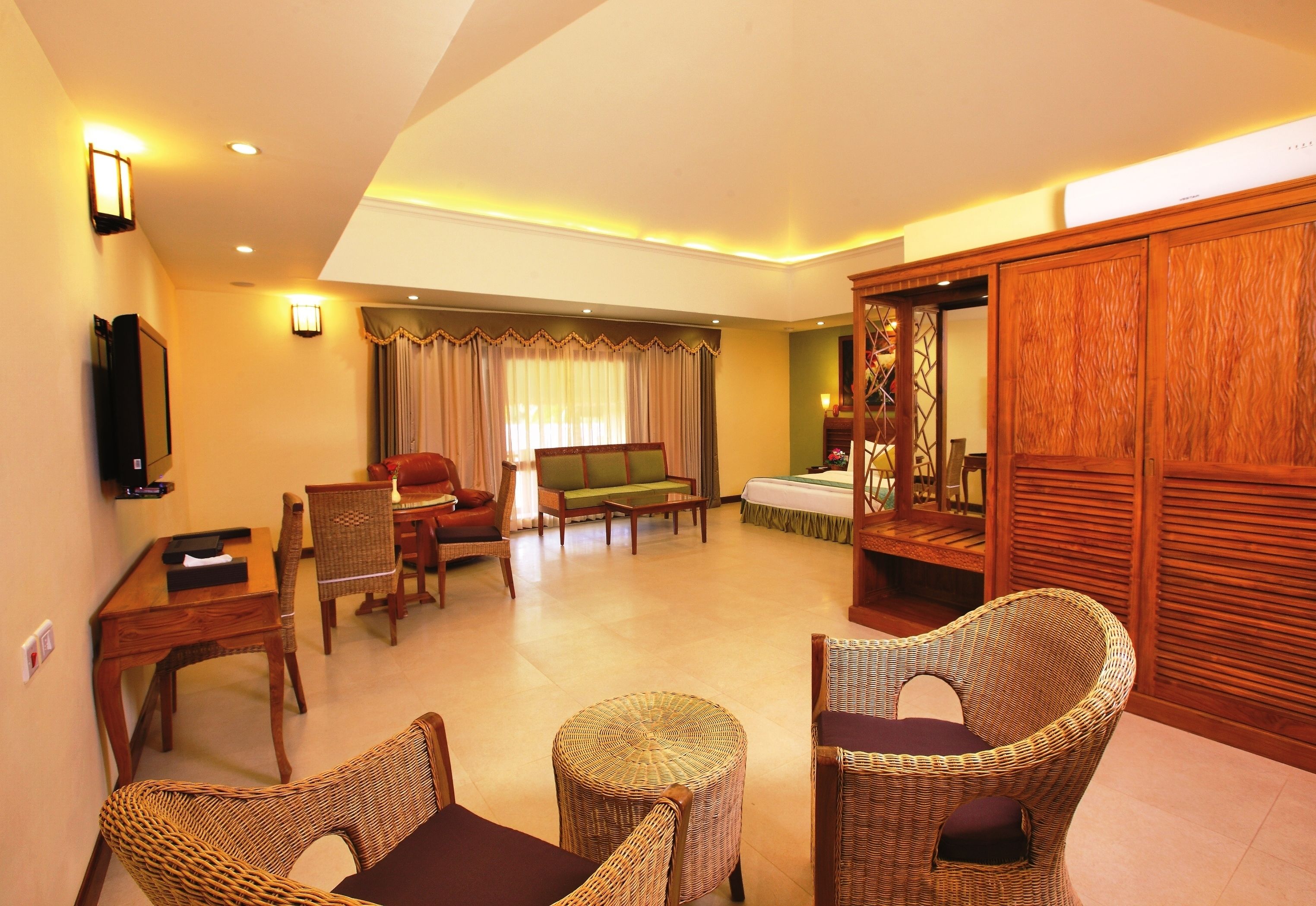 royal suite  | living room | led tv