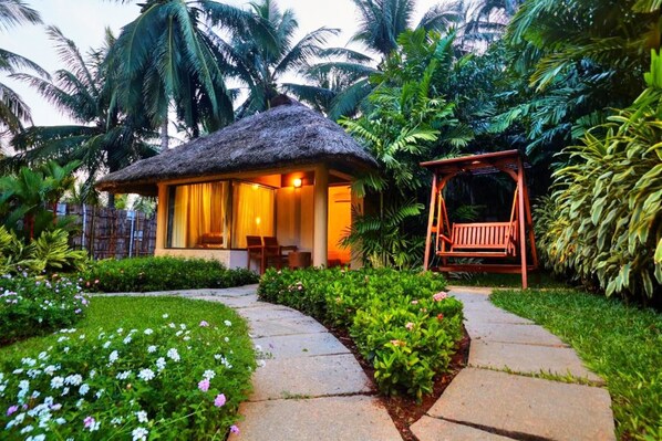 Garden Villa | In-room safe, individually decorated, desk, soundproofing - Coco Lagoon by Great Mount (Anaimalai)