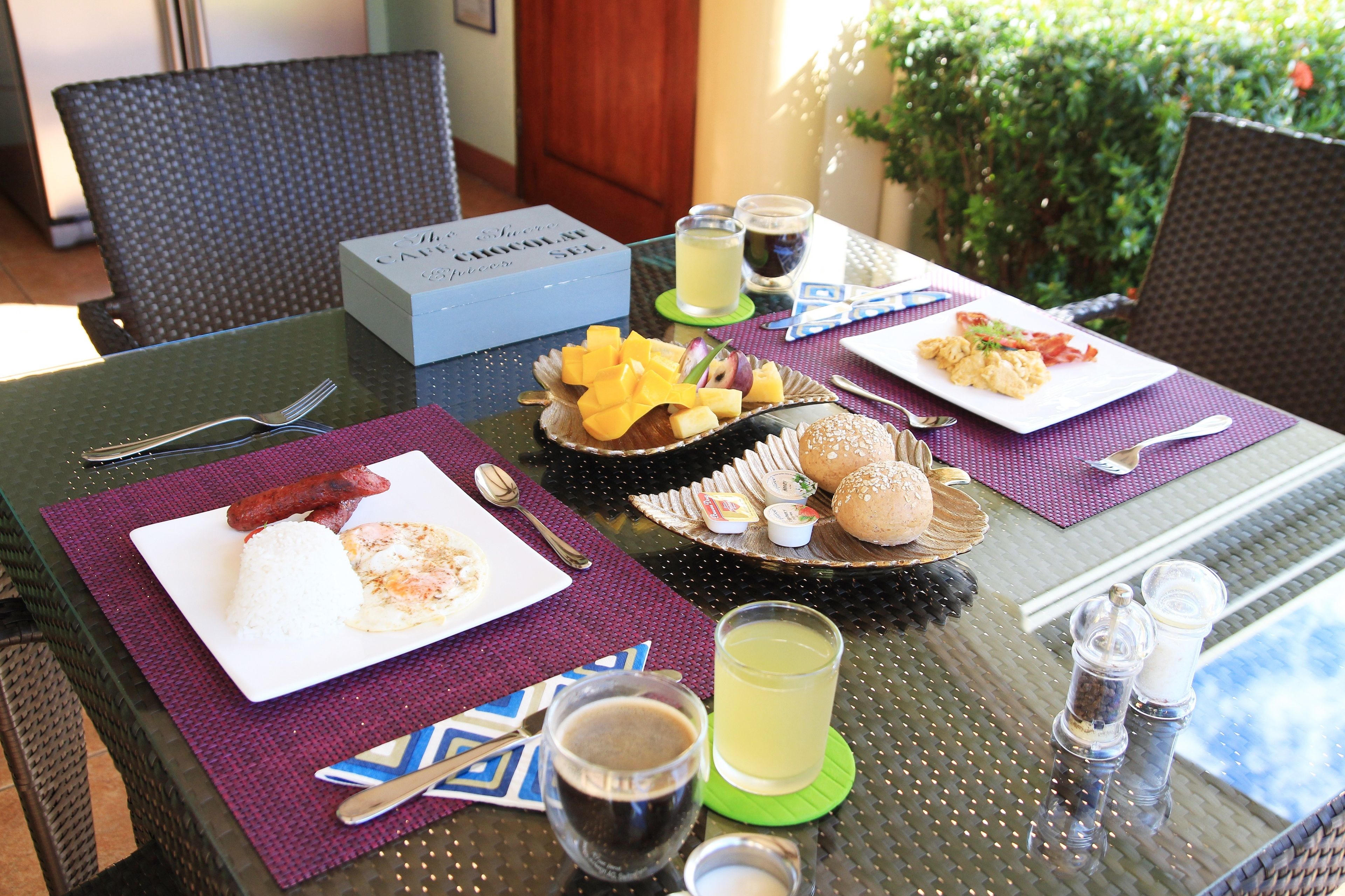 daily full breakfast for a fee