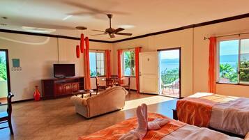 Deluxe Suite, 2 Queen Beds, Sea View