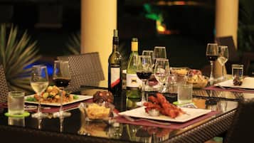 Breakfast, lunch, dinner served; pool views