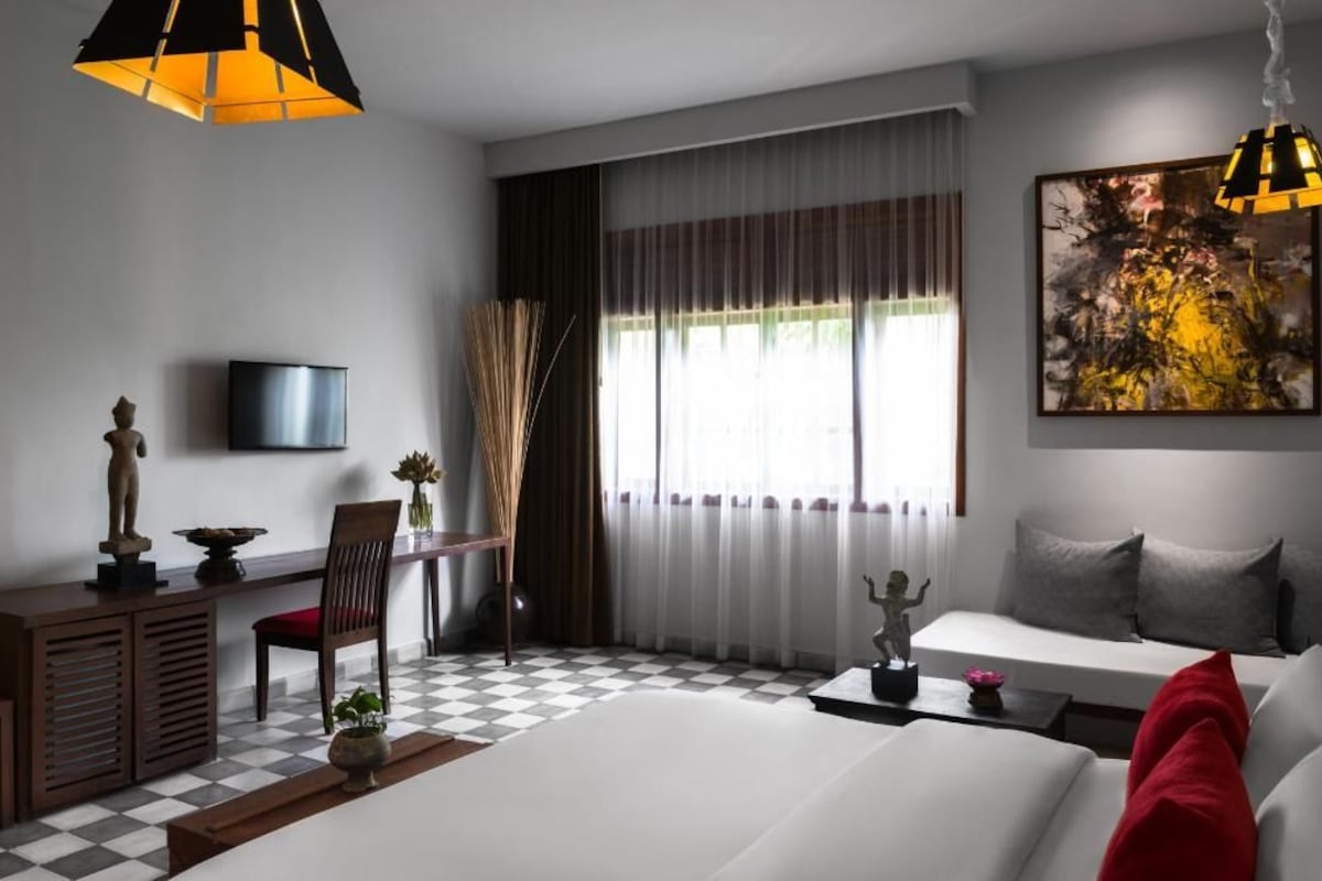 Frette Italian sheets, premium bedding, down comforters, pillowtop beds