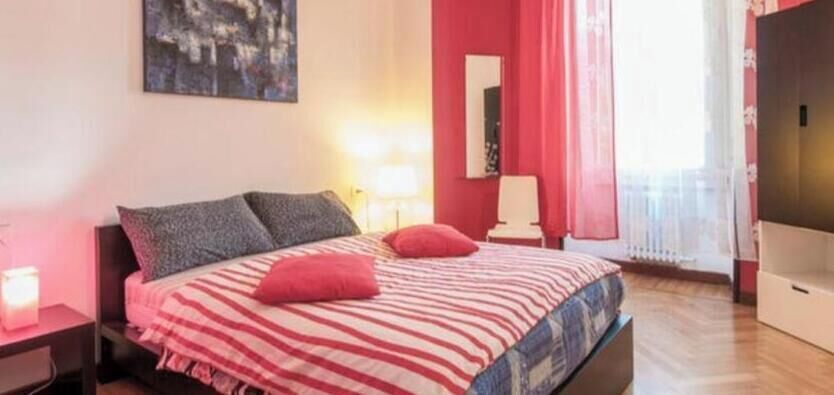 Schreibtisch, schallisolierte Zimmer, Bügeleisen/Bügelbrett