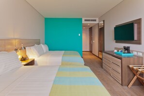 Standard Room, 2 Double Beds | Minibar, in-room safe, desk, iron/ironing board - Holiday Inn Express Yopal by IHG (Yopal)