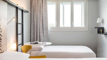 Premium bedding, desk, soundproofing, free WiFi