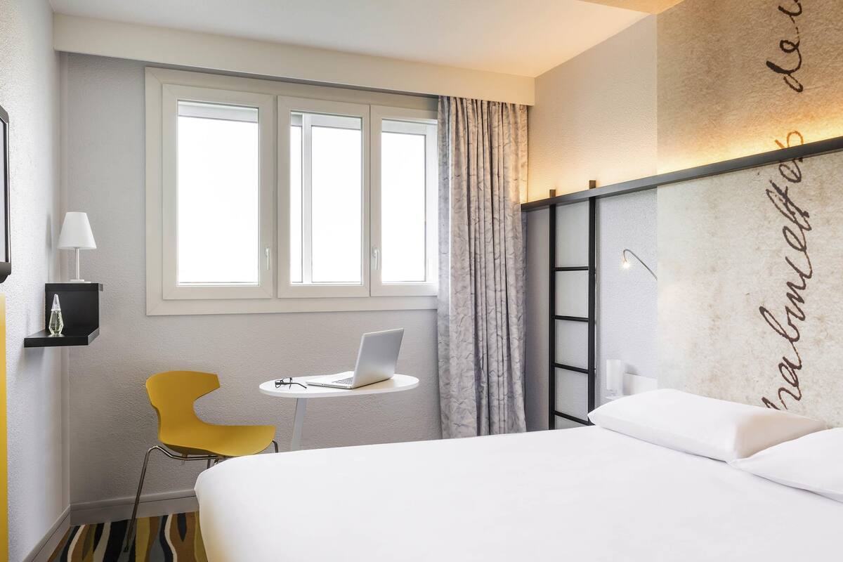 Standard Double Room, 1 Double Bed | Premium bedding, desk, soundproofing, WiFi (free)