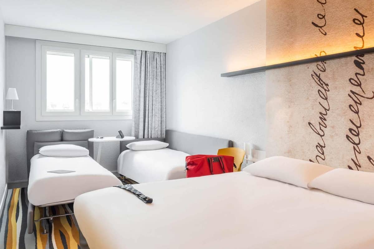 Firemannsrom, flere senger | Sengetøy av topp kvalitet, skrivebord, lydisolert og wi-fi (inkludert)