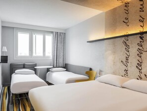 Premium bedding, desk, soundproofing, free WiFi