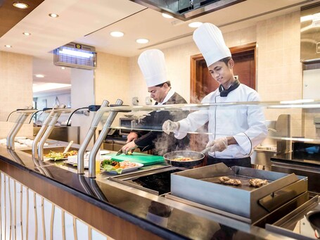 Majlis Grand Mercure Residence Abu Dhabi - Image 21