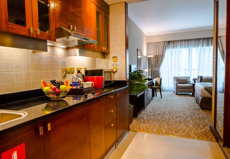 Majlis Grand Mercure Residence Abu Dhabi - Image 1