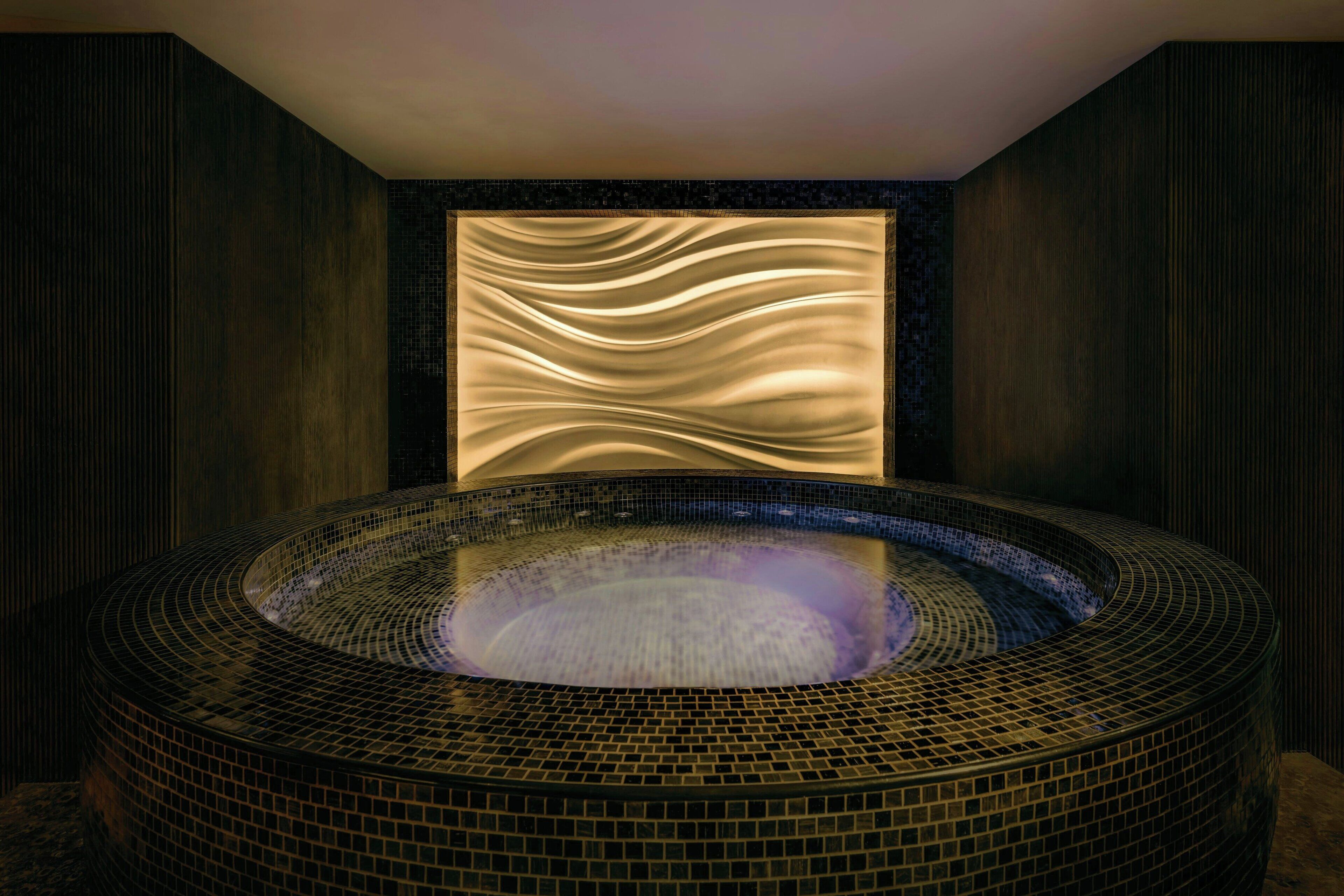 Sauna, steam room, body treatments, hot stone massages