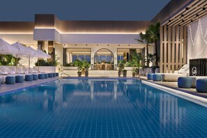 Breakfast, lunch and dinner served - Sheraton Grand Hotel, Dubai (Dubai)