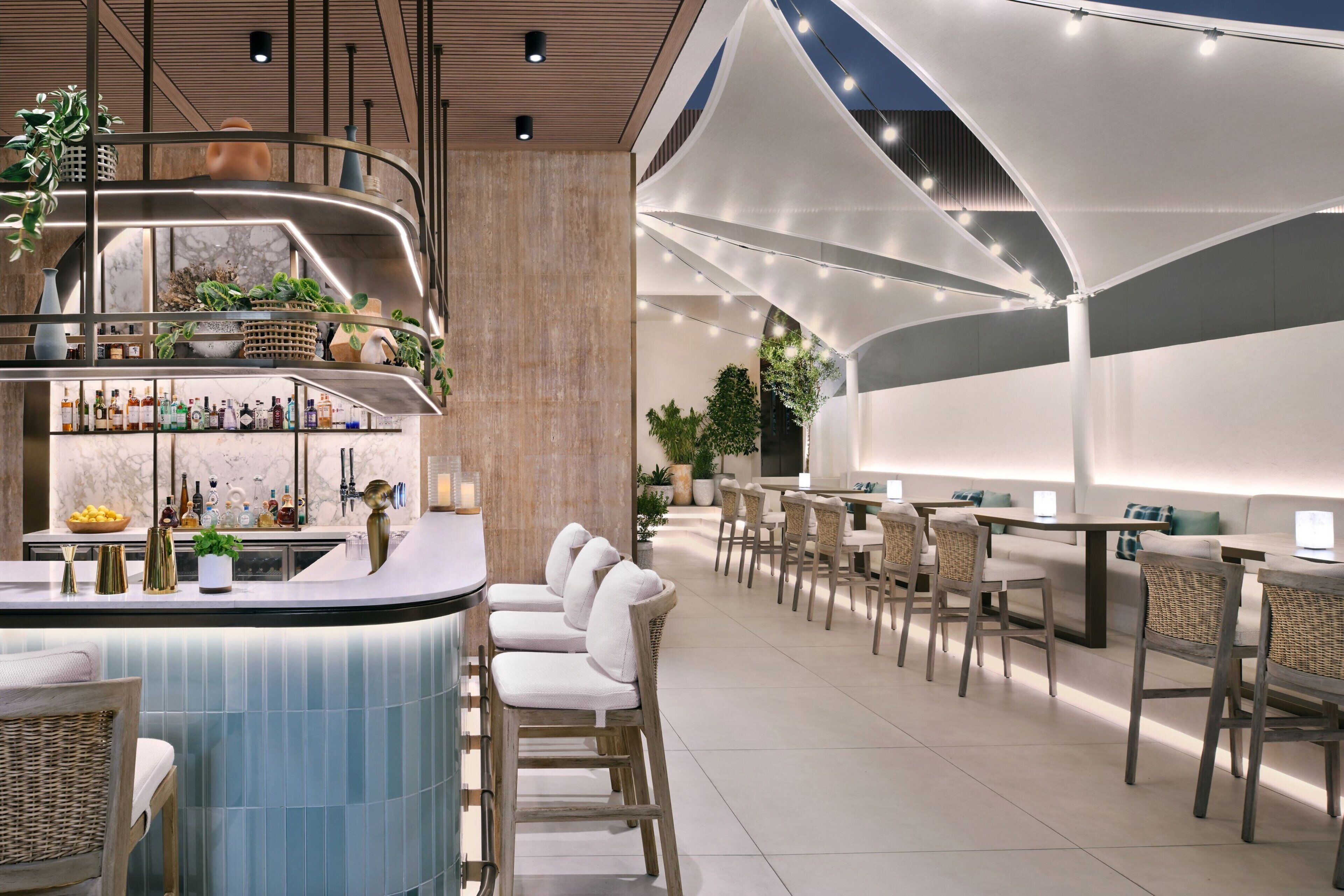 breakfast, lunch, dinner served; international cuisine