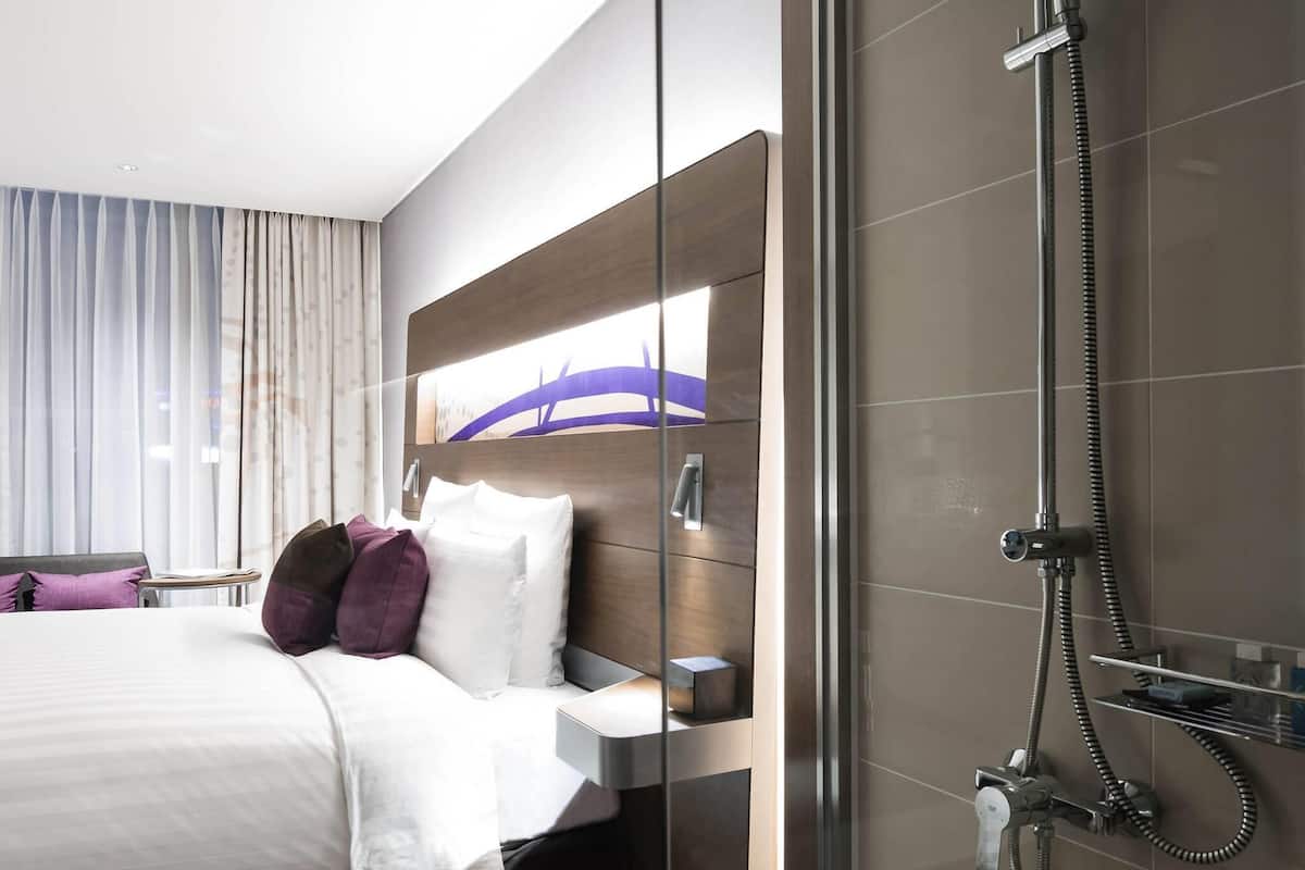 Habitació superior, 1 llit de matrimoni gran | Cobrellits, minibar, caixa forta a l'habitació i escriptori