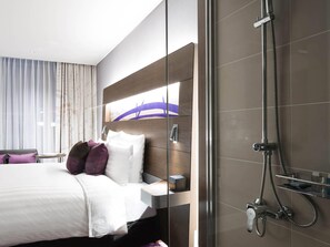 Superior-Zimmer, 1 King-Bett | Daunenbettdecken, Minibar, Zimmersafe, Schreibtisch
