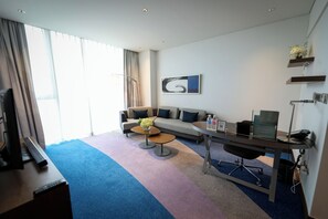 Down comforters, minibar, in-room safe, desk