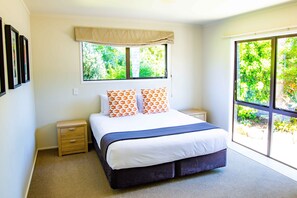 3 Bedroom Apartment | Free WiFi, bed sheets - Hot Water Beach TOP 10 Holiday Park (Hot Water Beach)