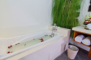 Deluxe Double Room, 1 Bedroom, Pool Access, Pool View | Bathroom | Separate tub and shower, deep soaking tub, rainfall showerhead