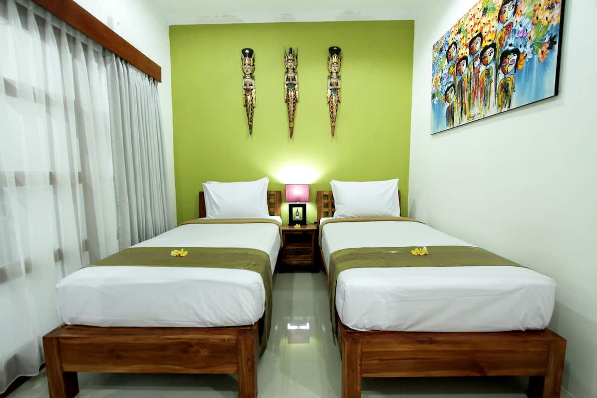 Kamar Standar | 2 kamar tidur, seprai premium, brankas, dan meja kerja