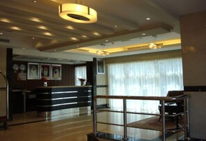 Front of property - Paragon Hotel Apartments (Abu Dhabi)