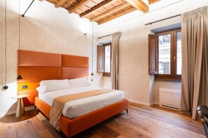 Romantic Suite (With Sauna) | Desk, iron/ironing board, cribs/infant beds, free WiFi - PALAZZO OLIVIA - RESIDENZA LEUTARI (Rome)