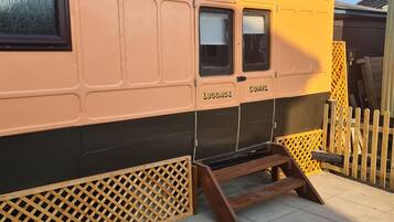 Signature Room, Ensuite, Courtyard View (1850s Railway Carriage ) | Exterior