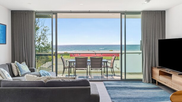 Penthouse, 2 slaapkamers, uitzicht op zee | Woonruimte | Flatscreentelevisie, Netflix, een dvd-speler en streamingdiensten