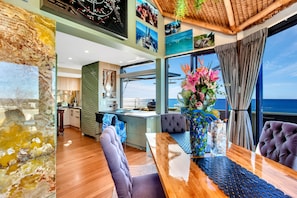 Panoramic-Loft | Essbereich im Zimmer