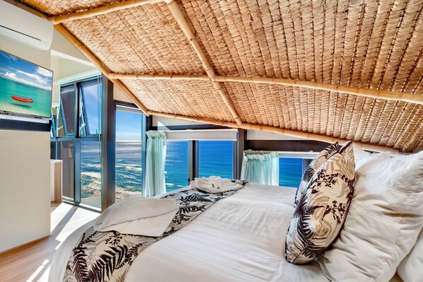 Panoramic Loft | Individually decorated, individually furnished, desk, laptop workspace - Burleigh Esplanade Apartments (Burleigh Heads)