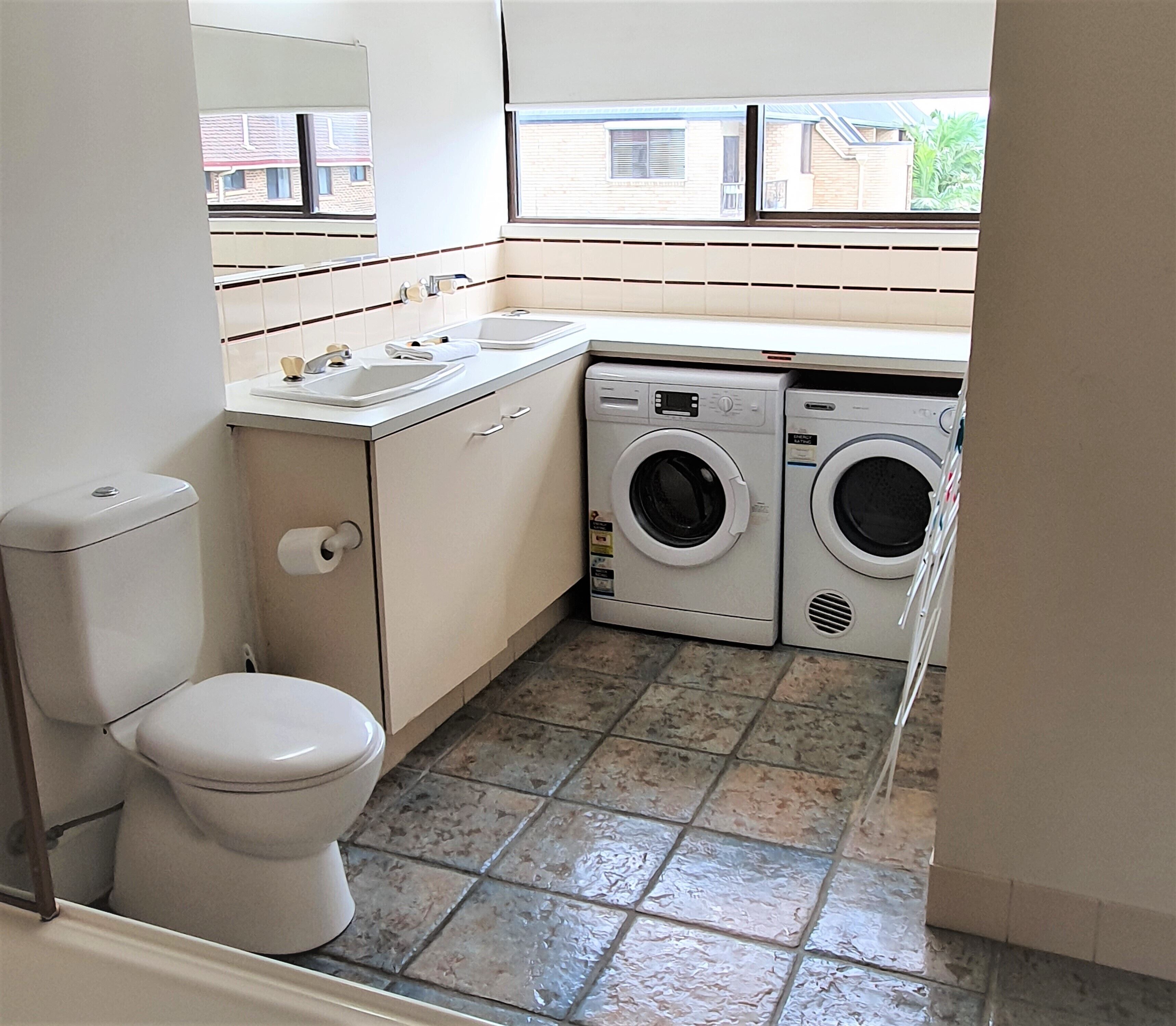 Burleigh Esplanade Apartments — image 28