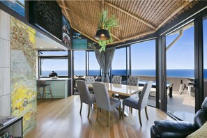 Panoramic Loft | In-room dining