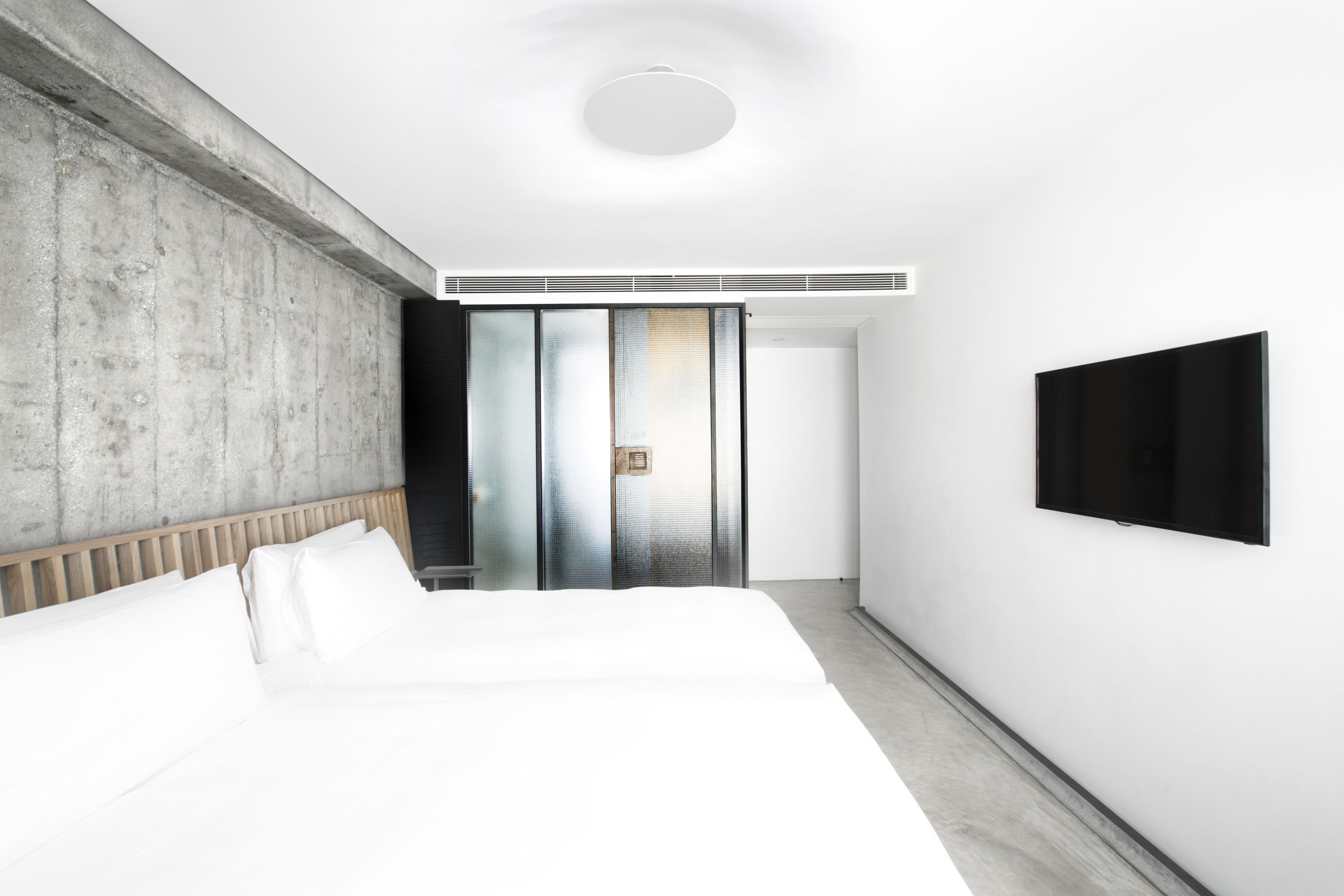 deluxe twin room | egyptian cotton sheets, premium bedding, minibar, in-room safe