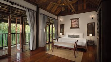 Overwater Bungalow | Minibar, in-room safe, desk, blackout drapes