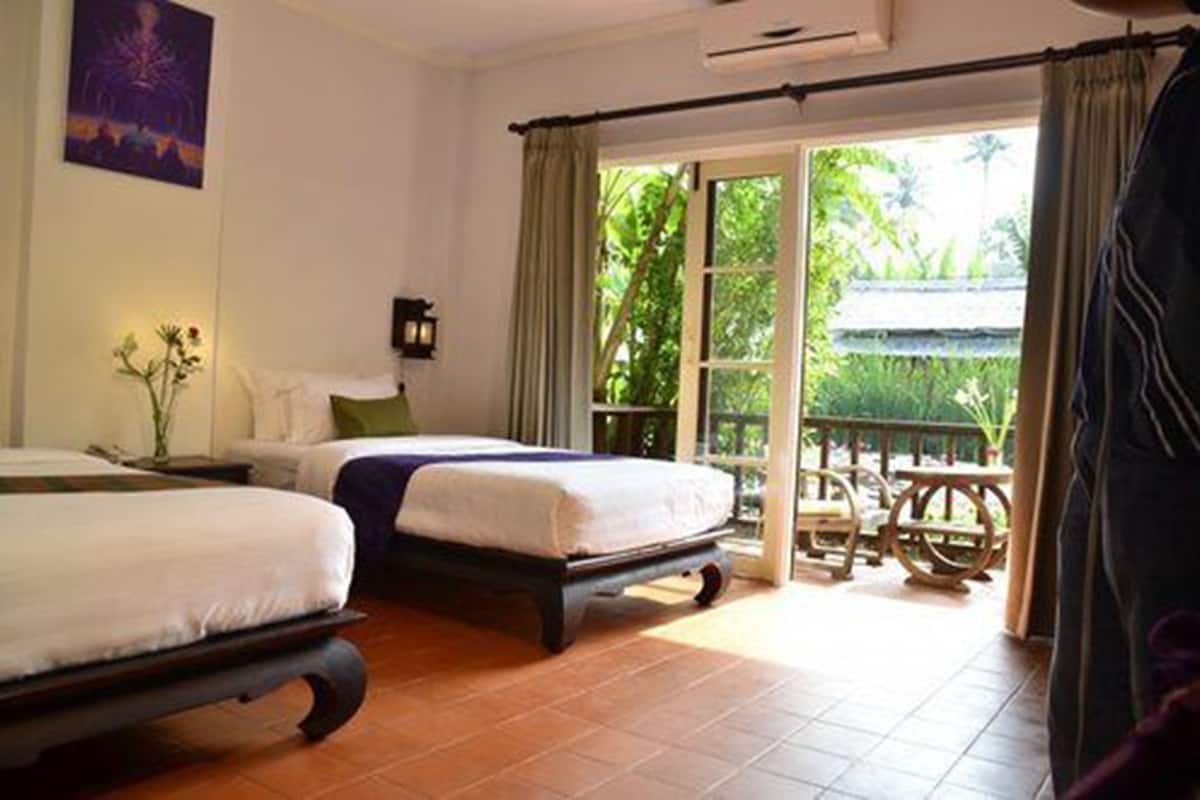 grand deluxe garden view  | minibar, in-room safe, desk, blackout curtains