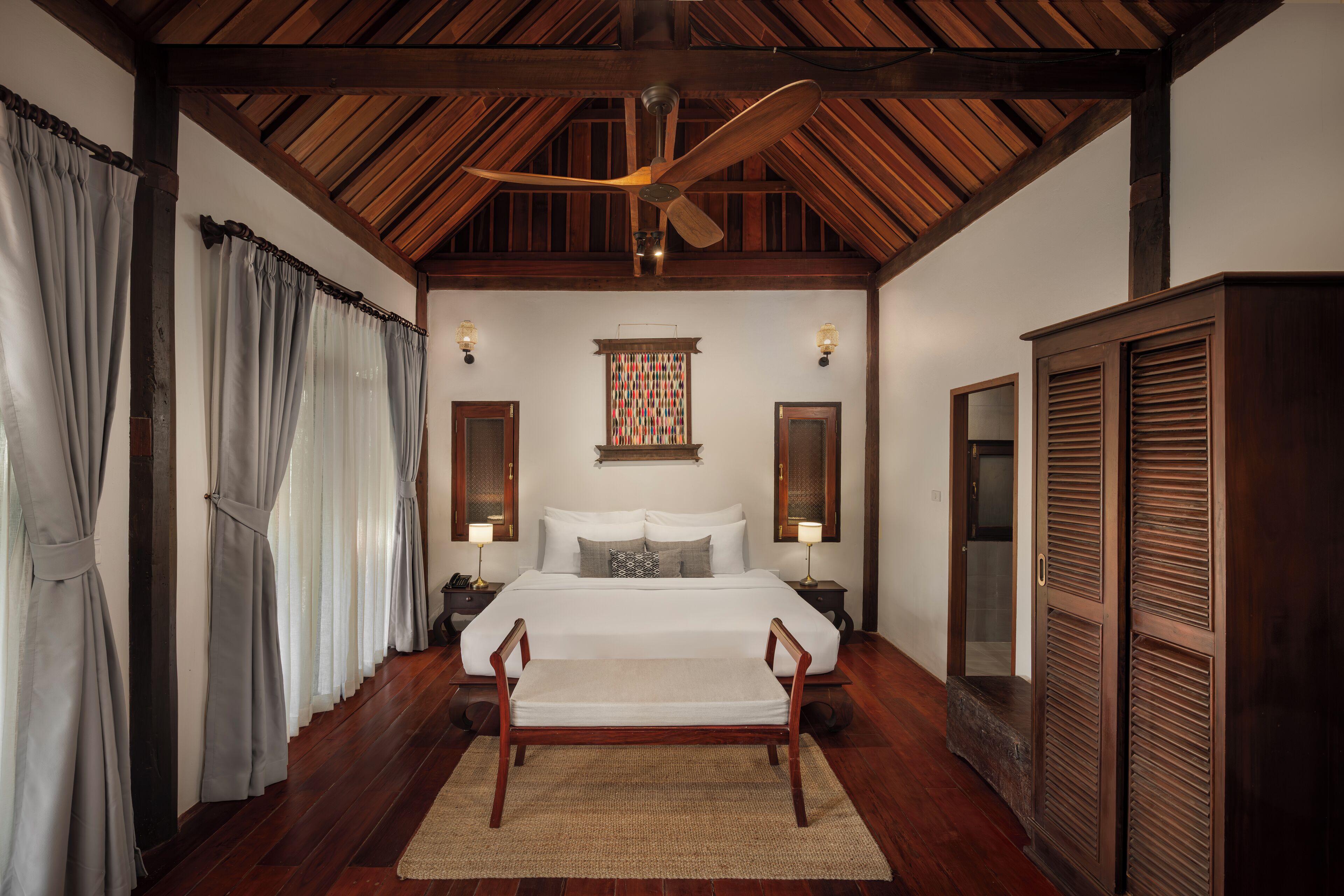 Overwater Bungalow | Minibar, safe på rommet, skrivebord og blendingsgardiner