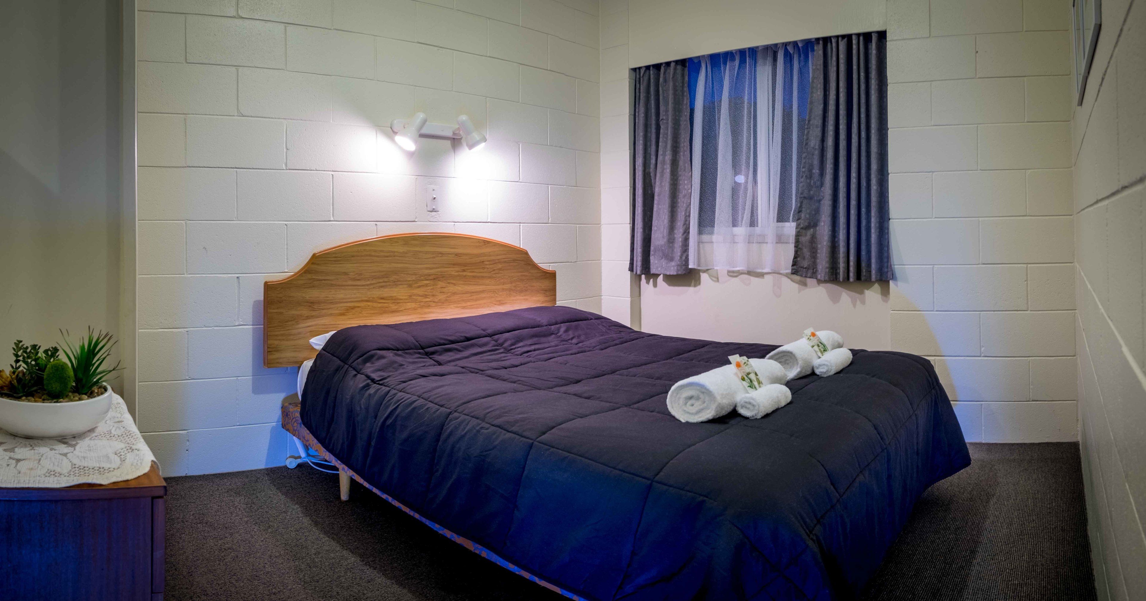 1 bedroom, individually decorated, individually furnished