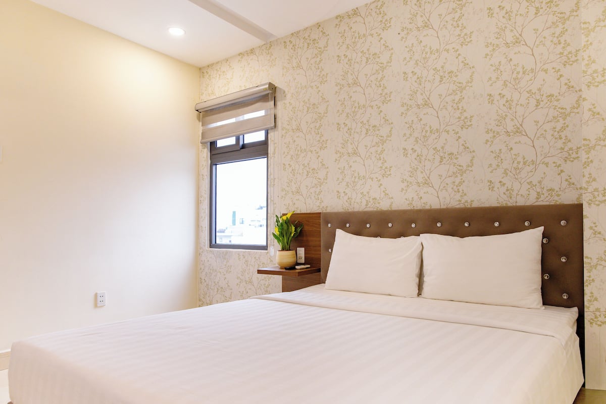 Phòng Deluxe | Minibar, két bảo mật tại phòng, bàn, phòng cách âm 