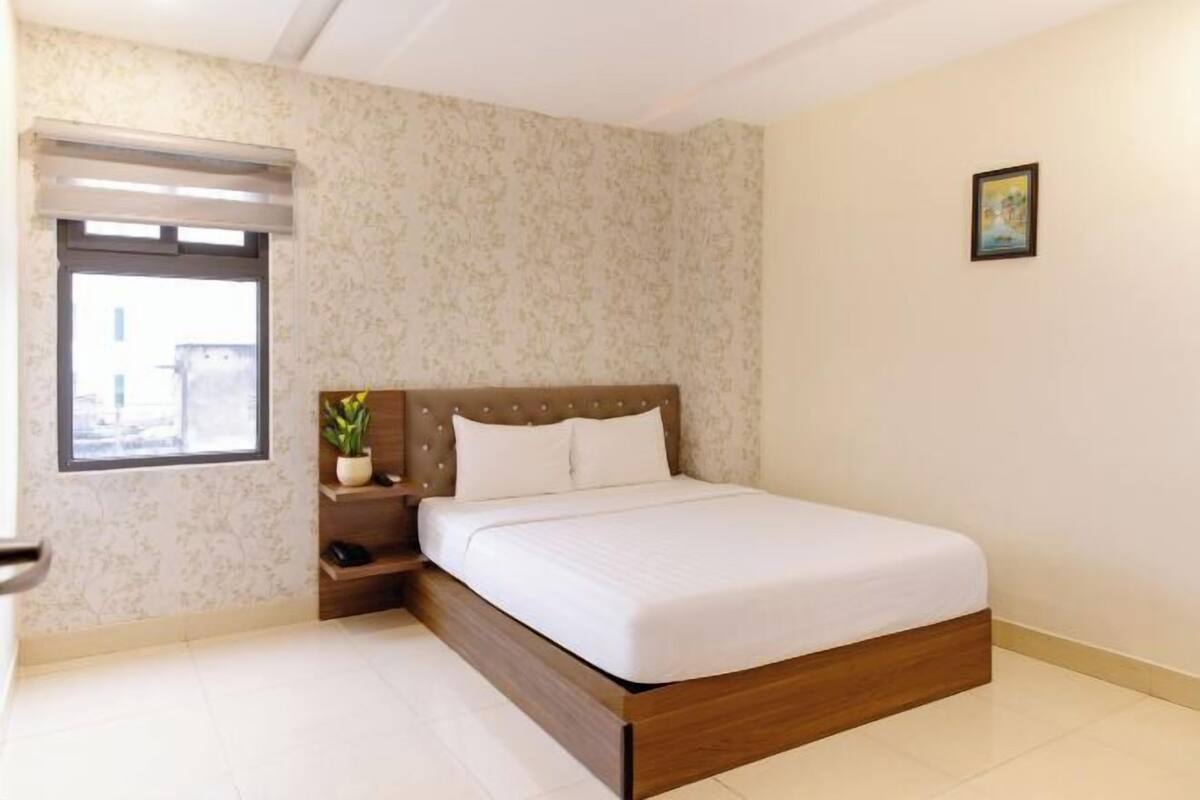Minibar, in-room safe, desk, soundproofing