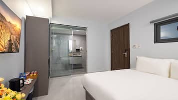 Phòng đôi Premier | Minibar, két bảo mật tại phòng, bàn, phòng cách âm