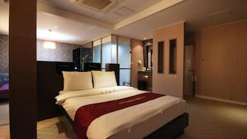 VIP Room (Extra person fee: KRW 10,000) | デスク、可動式ベッド、WiFi (無料)