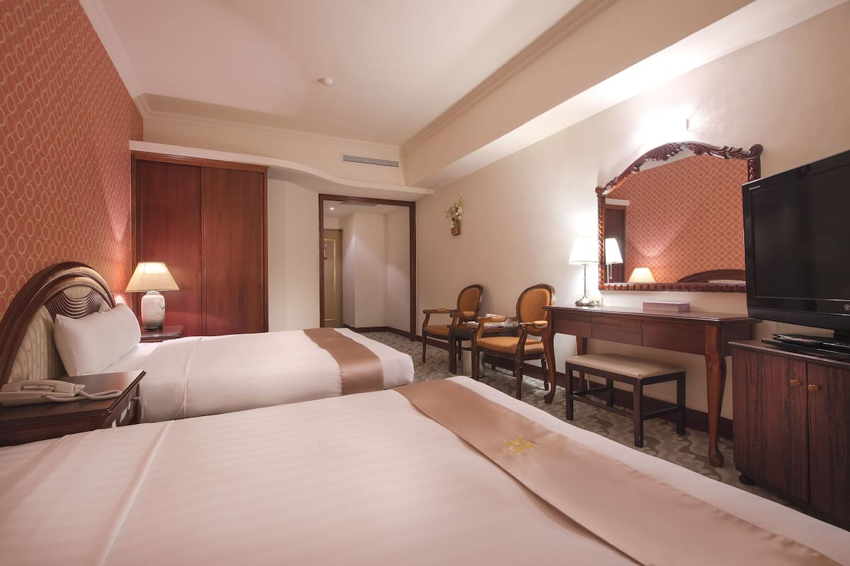 Down comforters, free WiFi