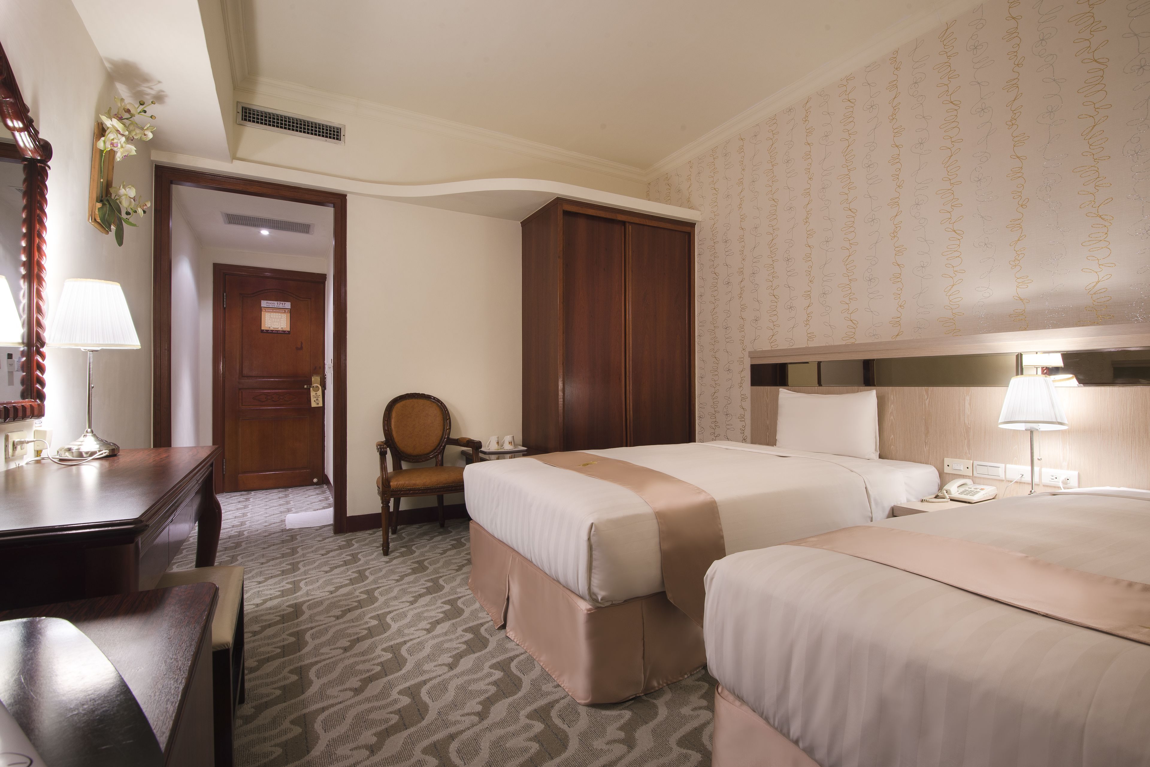 Down comforters, free WiFi