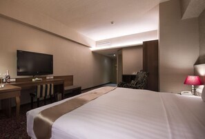 Down comforters, free WiFi - Hotel R Kaohsiung (Kaohsiung)