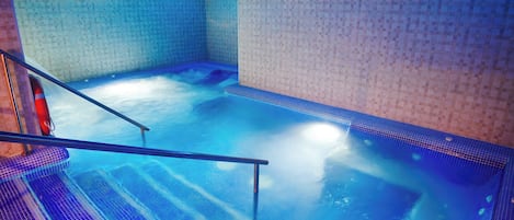 Tina de hidromasaje y baño de vapor