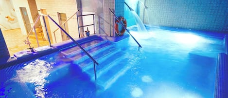 Hot tub, steam room