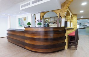 Quầy tiếp tân