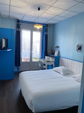 Superior Double Room | Desk, soundproofing, cribs/infant beds, rollaway beds
