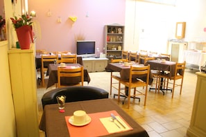 Daily buffet breakfast (EUR 10.00 per person)