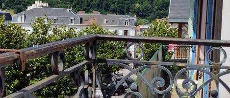 Superior tweepersoonskamer | Een bureau, geluiddichte muren, babybedden (toeslag)