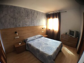 Rollaway beds, free WiFi - Hotel Torredembarra (Torredembarra)